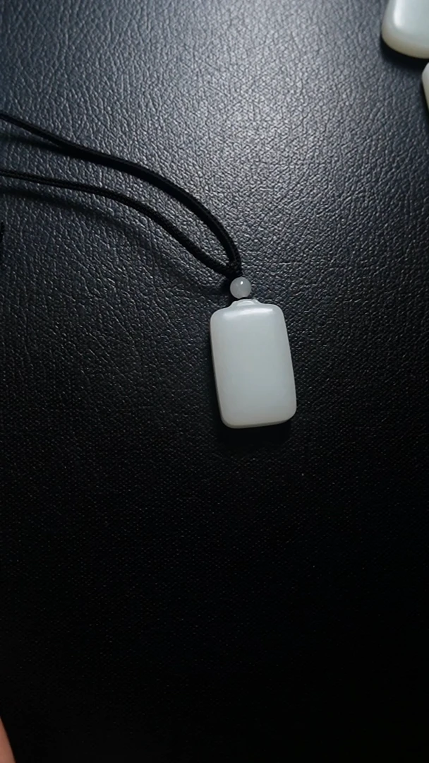 颈饰未镶嵌和田玉无事牌