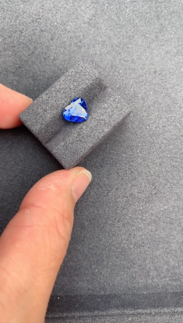【闪购商品】蓝宝石裸石未镶嵌2ct皇家蓝