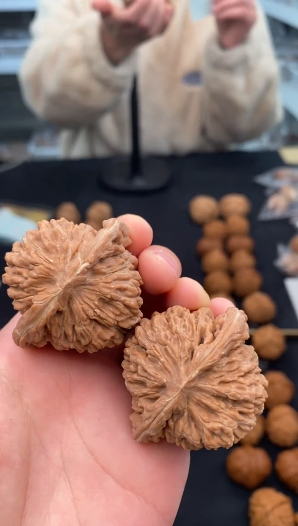 【闪购商品】文玩核桃把件汉高楼44-t029