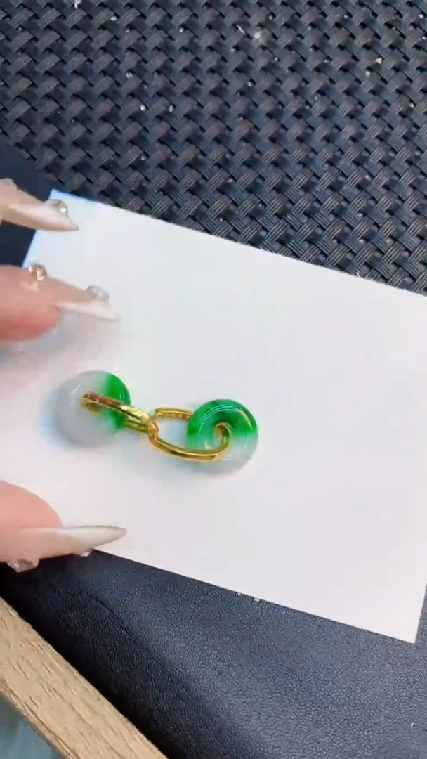 翡翠未镶嵌吊坠(不含链)1