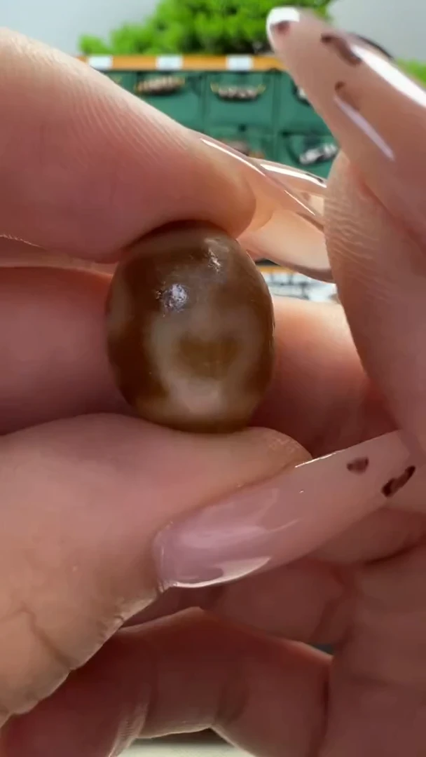 玛瑙/玉髓（覆膜）颈饰未镶嵌23.（微瑕）