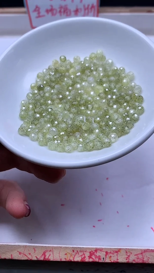 未镶嵌天然锆石散珠B2103 葡萄锆石切面4mm25颗9.9元