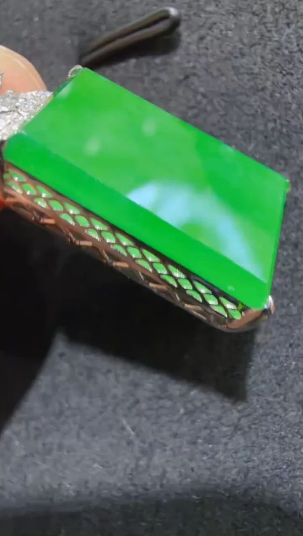 吊坠(不含链)18K金镶嵌翡翠多样性团购发一件