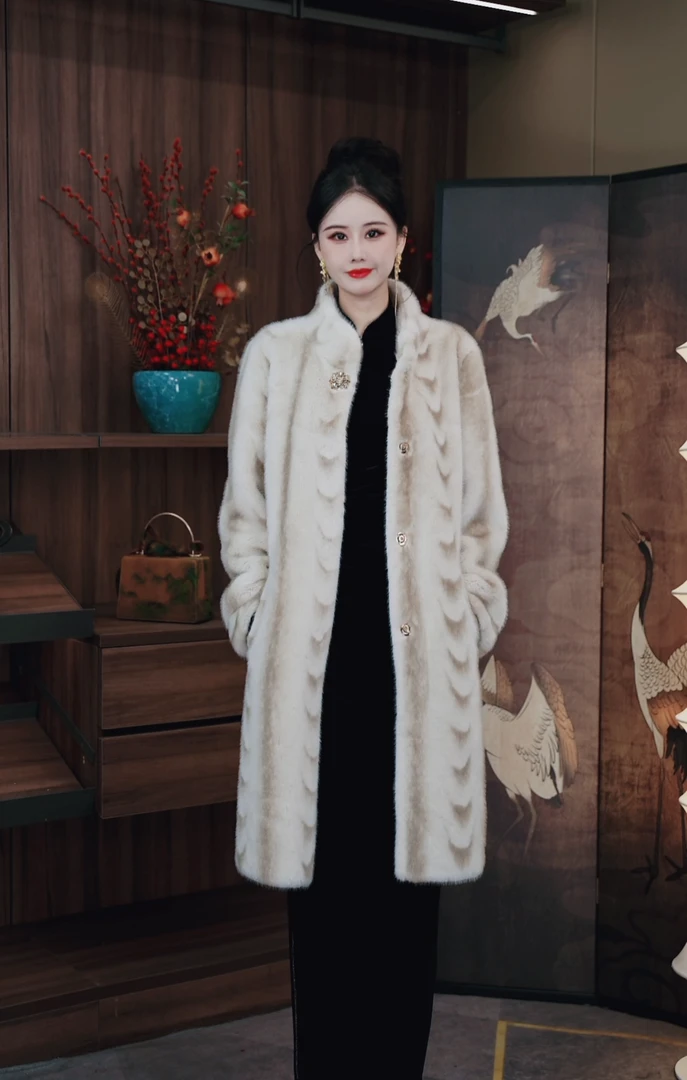 YUN 新款大衣外套加厚保暖设计师白色时尚气质冬季长款女士New