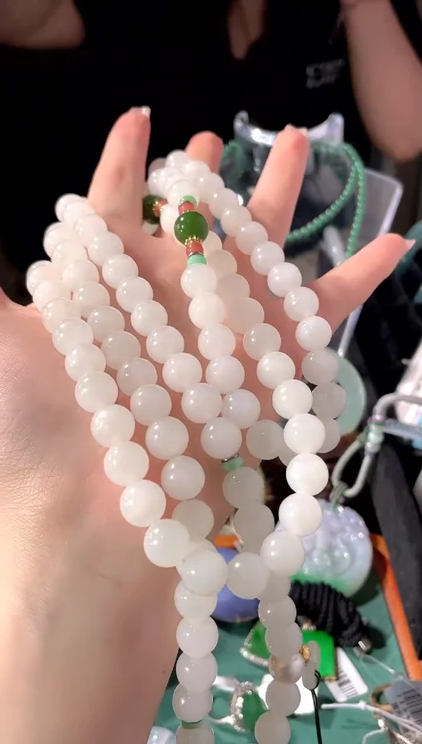 和田玉未镶嵌颈饰珠串