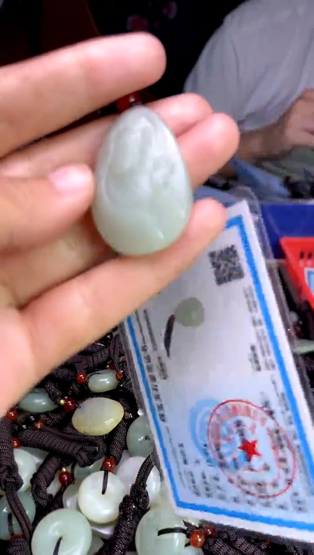 未镶嵌和田玉挂件1