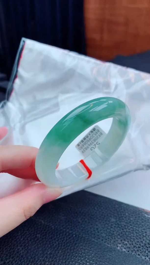 翡翠手镯未镶嵌缅甸天然翡翠A货手镯