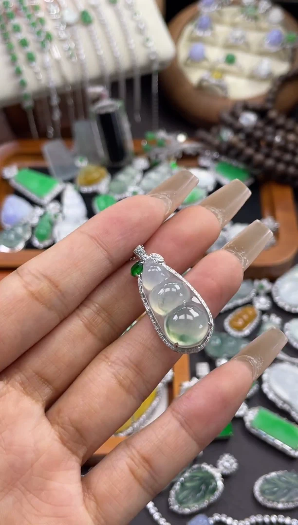 吊坠(不含链)18K金镶嵌翡翠吊坠