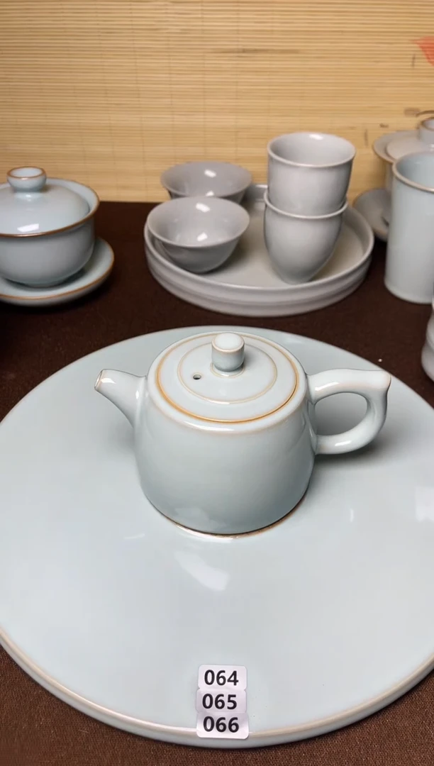 天青釉-微微瑕纯手工井栏壶