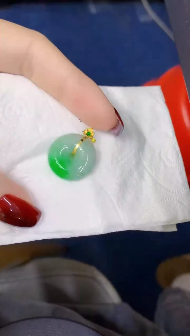 颈饰18K金镶嵌翡翠缅甸天然翡翠A货