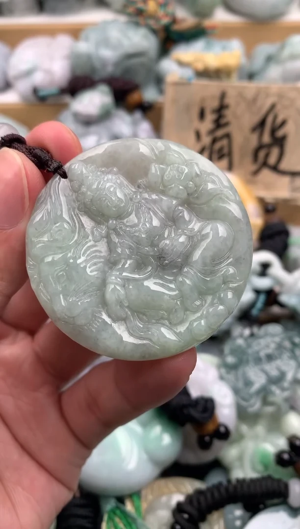 颈饰未镶嵌翡翠1