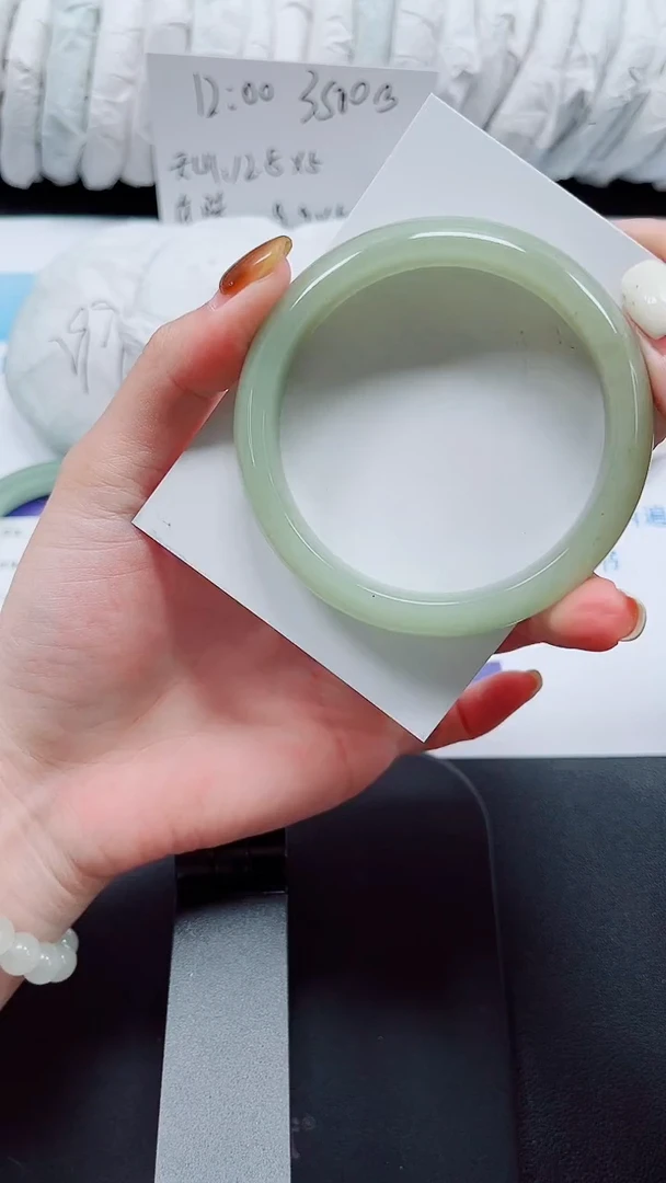 未镶嵌手镯石英质玉121-58.1