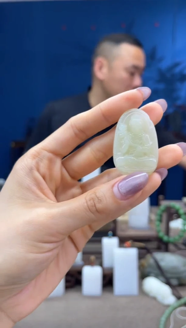 和田玉未镶嵌颈饰1