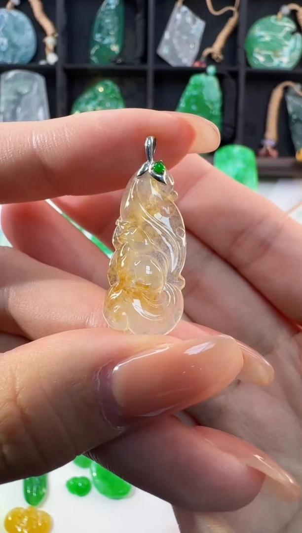 颈饰18K金镶嵌翡翠缅甸A货翡翠