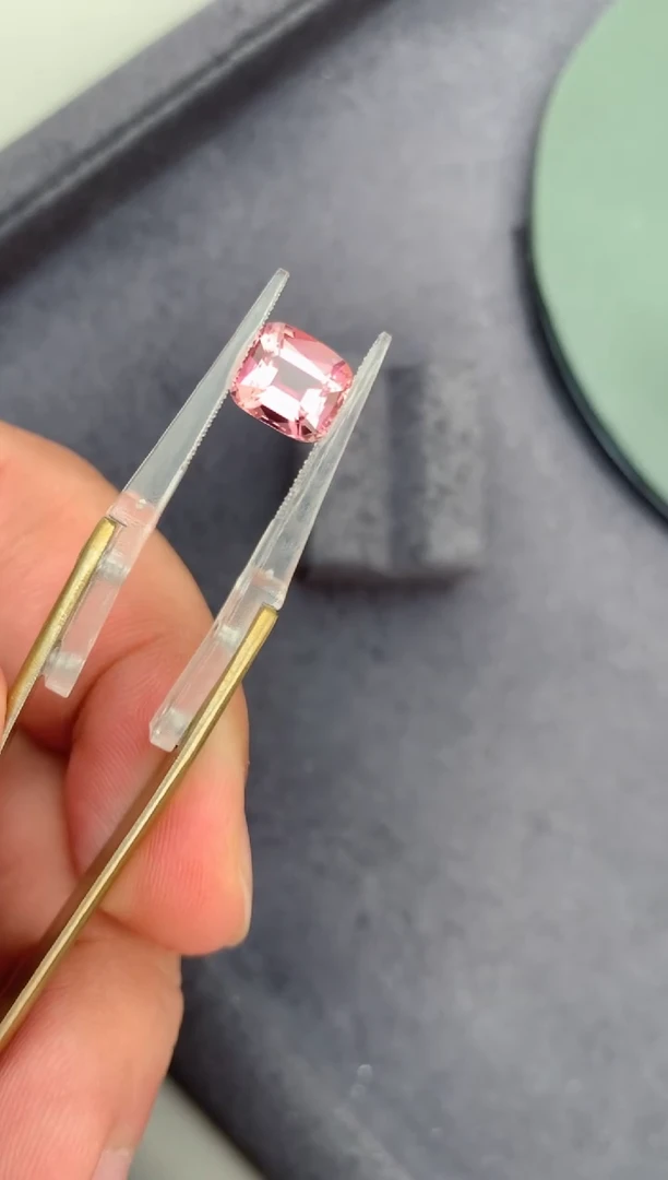 裸石未镶嵌碧玺2.9ct粉碧玺
