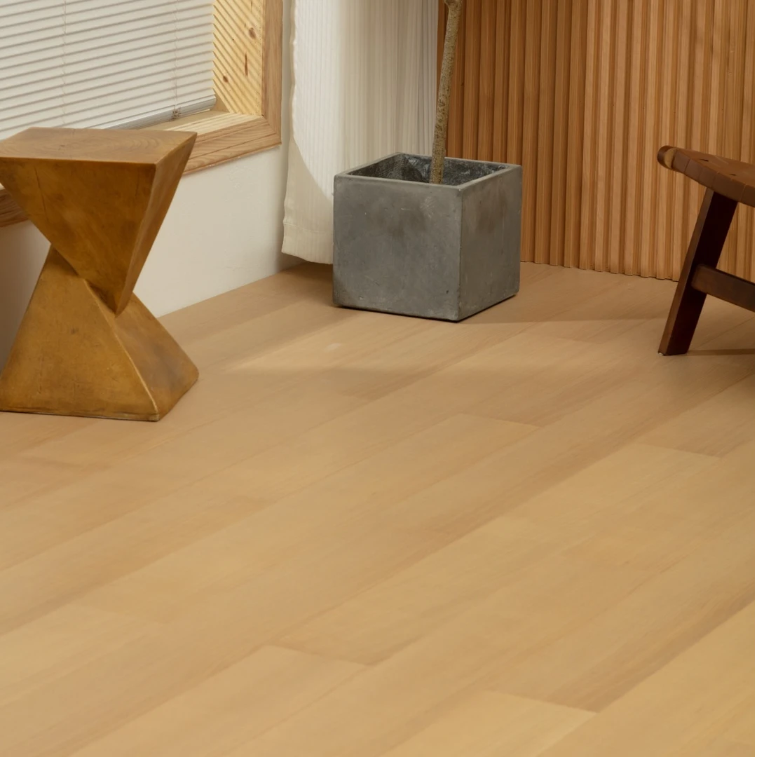 轻奢奶油风橡木全桦多层实木复合地板地热地暖地板源头直销