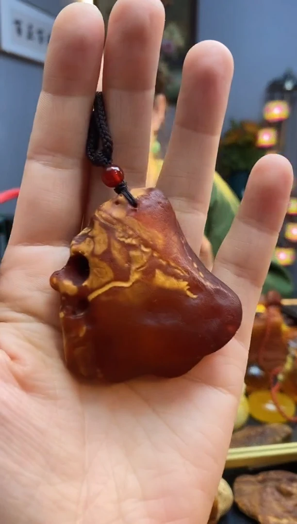 琥珀颈饰未镶嵌吊坠