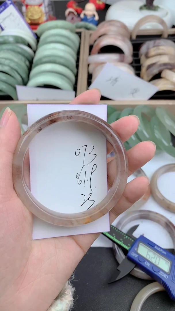 未镶嵌手镯石英质玉073