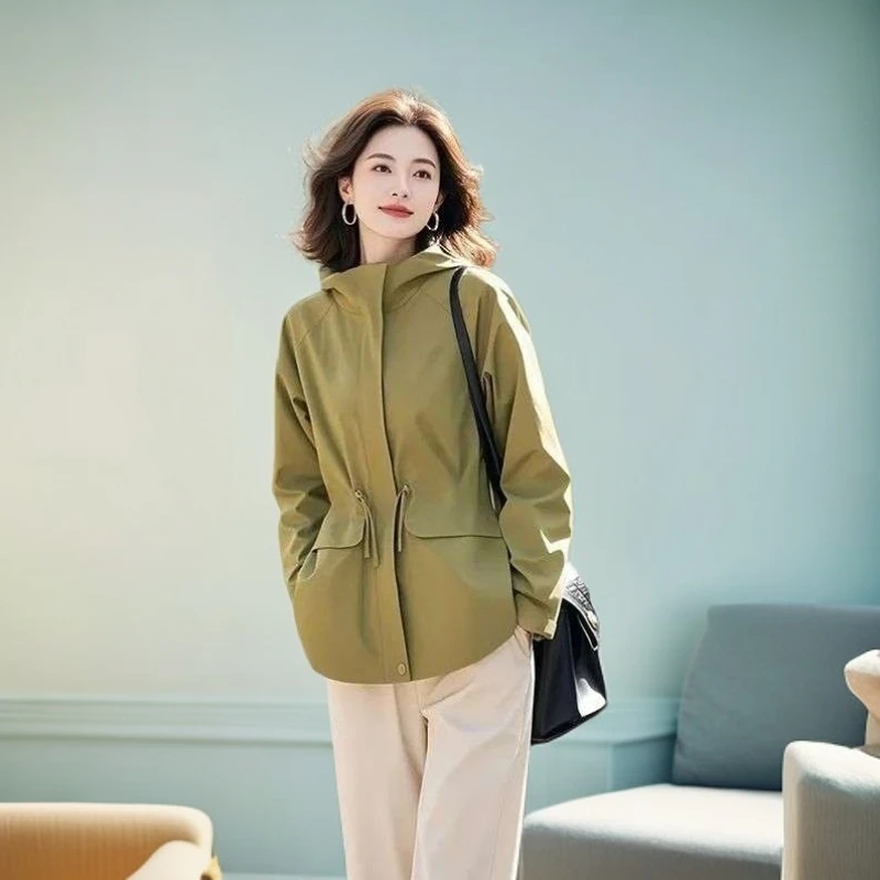 早春装女款年新款独特好看减龄漂亮洋气小个子休闲绿色外套