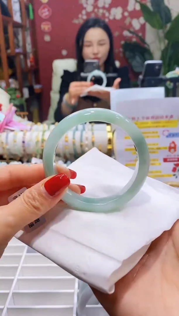 【闪购商品】翡翠手镯未镶嵌144湖水绿57-59/12.3*7.9