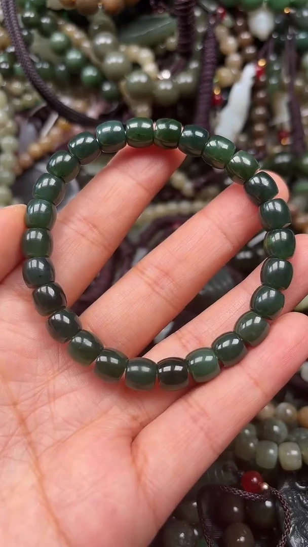 和田玉未镶嵌颈饰1