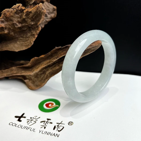 Colourful Yunnan/七彩云南天然翡翠冰种白月光翡翠手镯