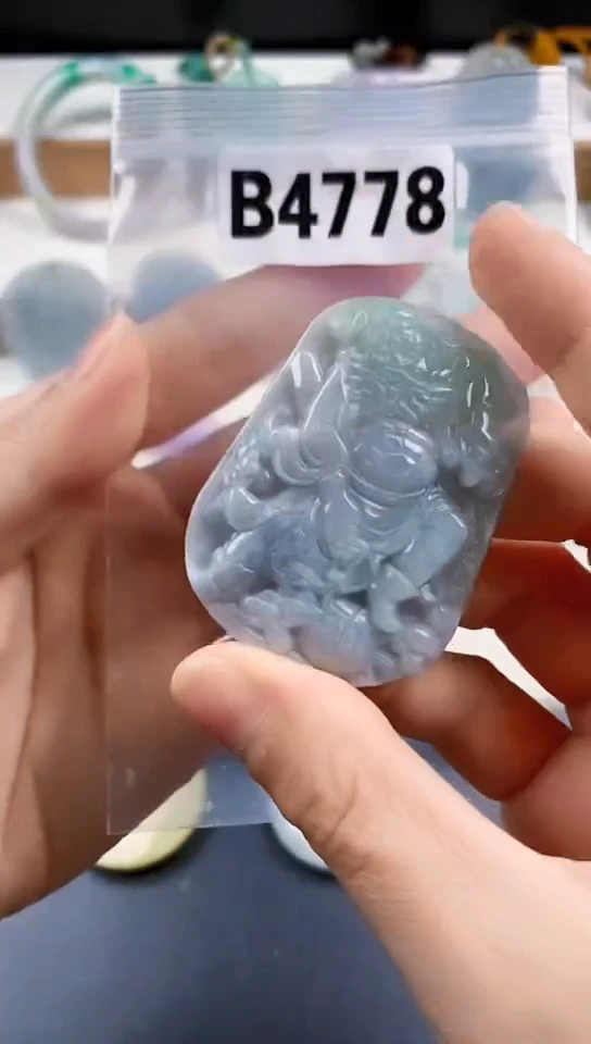 颈饰未镶嵌翡翠天然翡翠吊坠挂饰