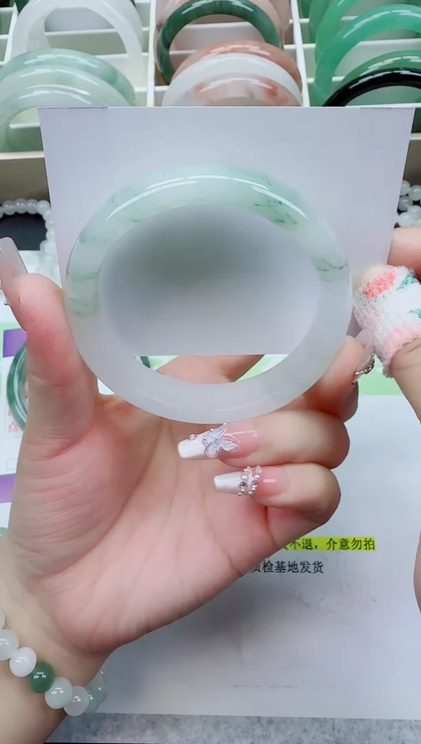 【闪购商品】石英质玉手镯未镶嵌123/58.4圈