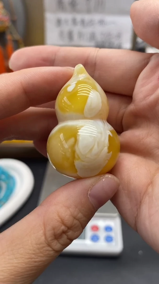 琥珀未镶嵌珠宝奇石1165