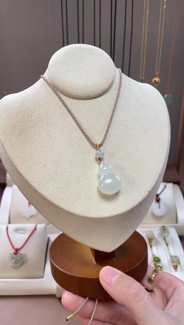 颈饰未镶嵌和田玉和田玉吊坠