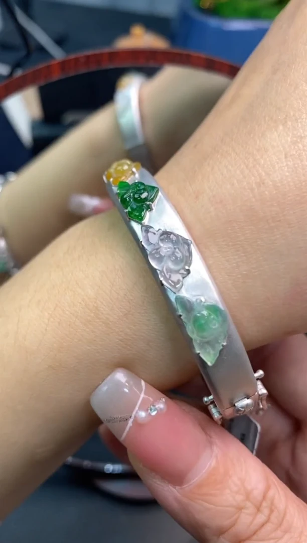 颈饰银S925镶嵌翡翠净货13691