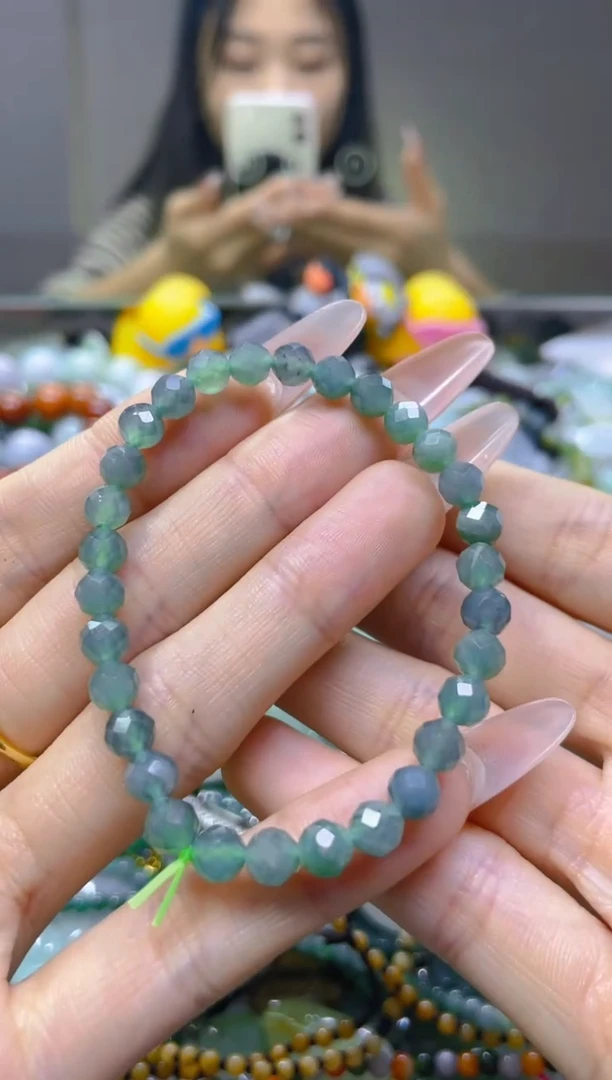 翡翠未镶嵌颈饰5MM/U/翡翠A货，一件也是批发价