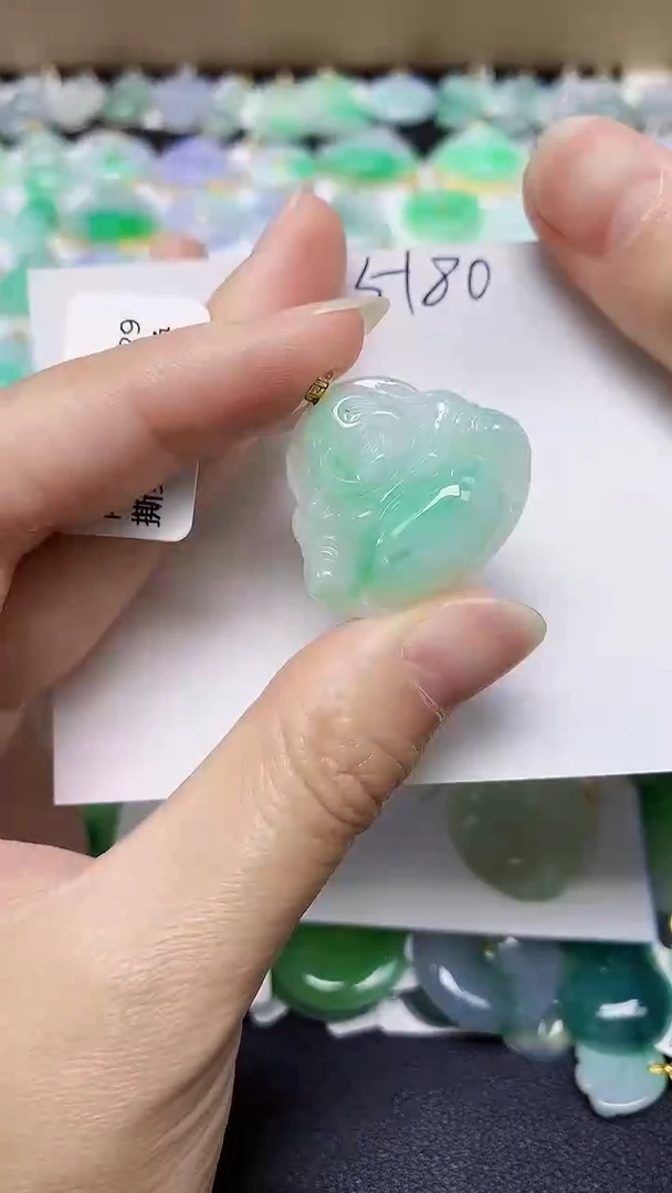 翡翠18K金镶嵌颈饰 天然缅甸翡翠A货