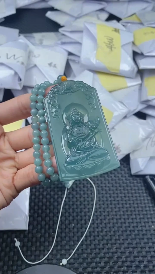 翡翠未镶嵌颈饰