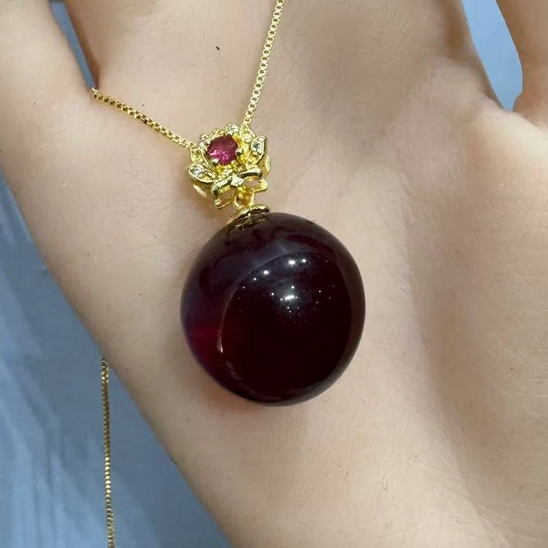 【有德玉业】--------藏品血翳镶嵌单珠吊坠一个藏收级