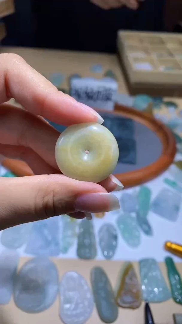 未镶嵌定制翡翠挂件