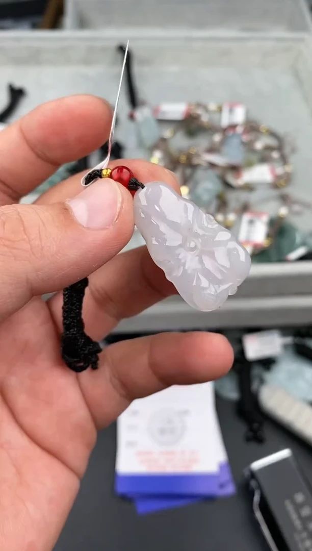 【闪购商品】翡翠颈饰未镶嵌  天然翡翠，一物一图