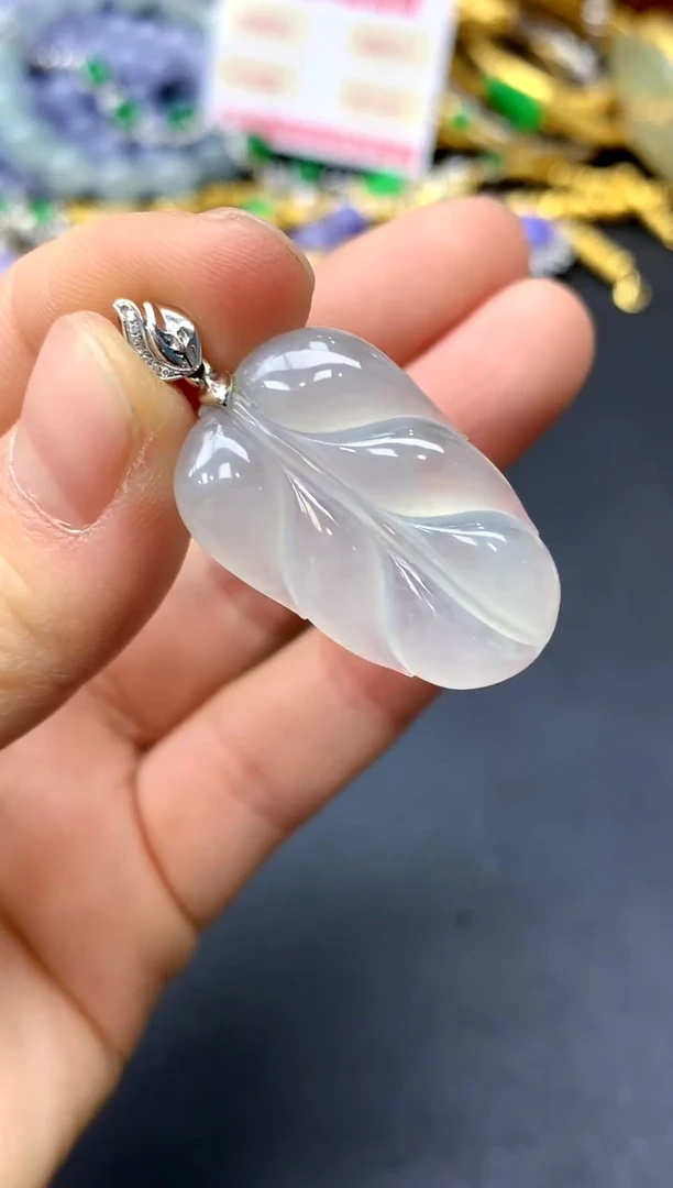 颈饰18K金镶嵌翡翠180-中国好珍宝