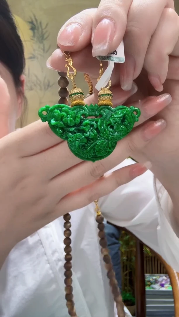 翡翠未镶嵌颈饰吊坠