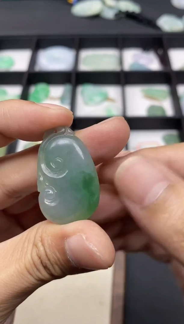 颈饰未镶嵌翡翠1