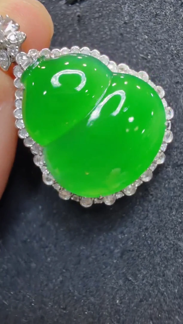 吊坠(不含链)18K金镶嵌翡翠多样性团购发一件