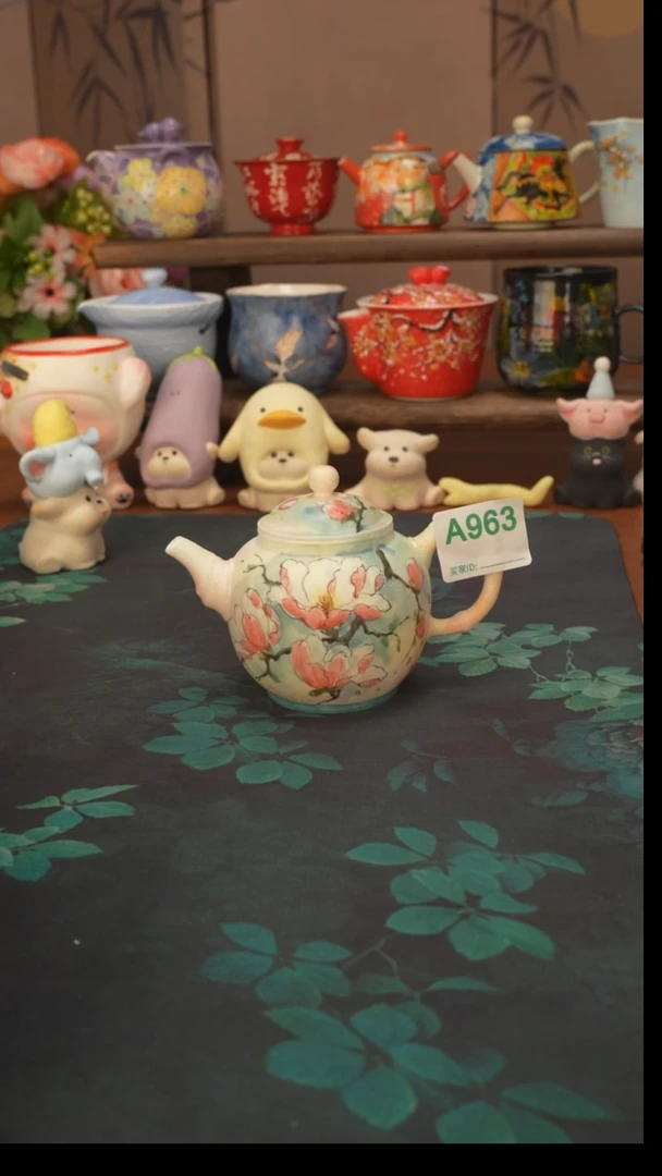 是泥吖  玉兰花壶963