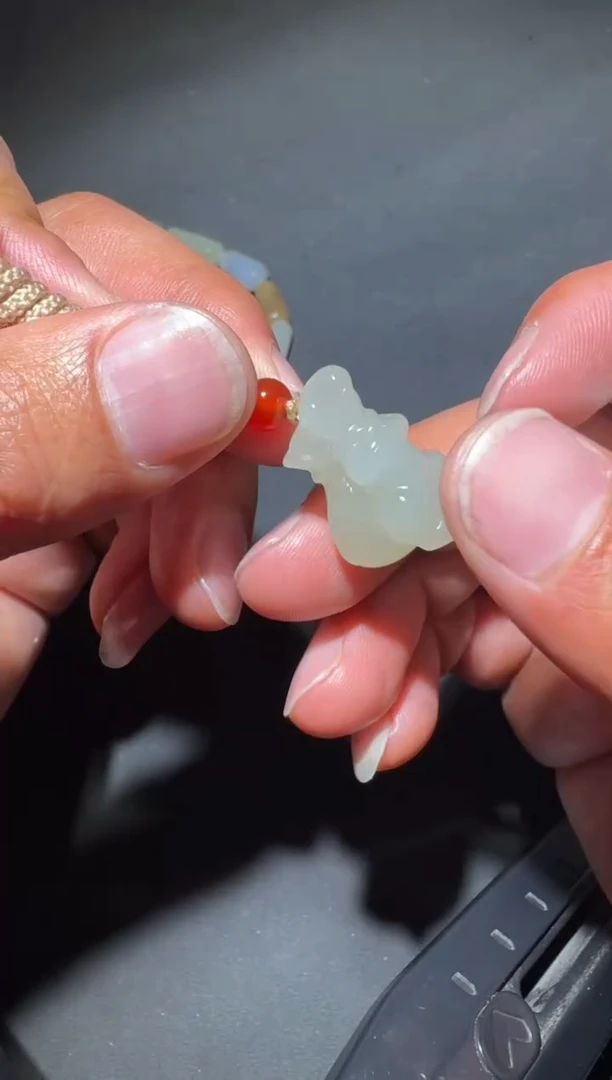 未镶嵌和田玉（糖玉）挂件和田玉