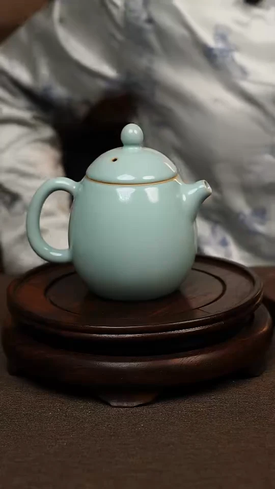 瓷片天青色手工龙蛋壶380ml微瑕不带礼盒