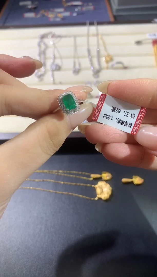 18K金镶嵌戒指|祖母绿W229|多样性发货一件4980