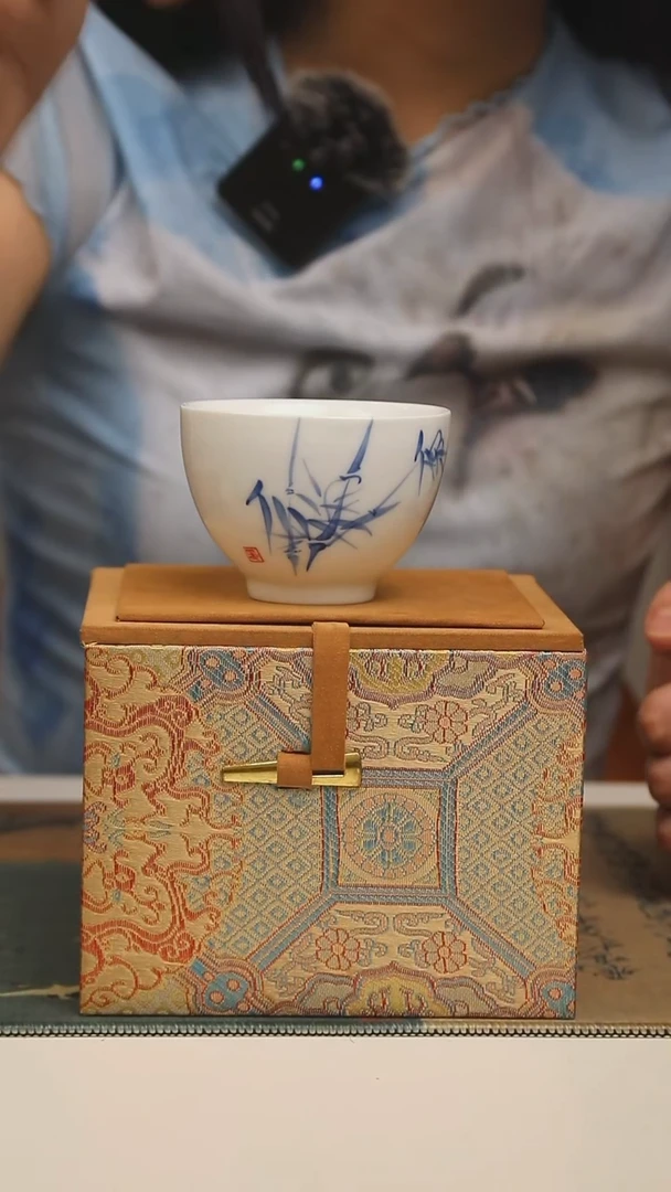 景德镇高温瓷鸡心杯竹子