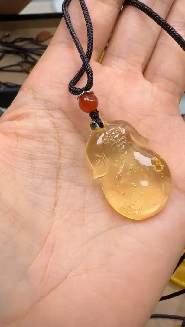 裸石琥珀未镶嵌如图