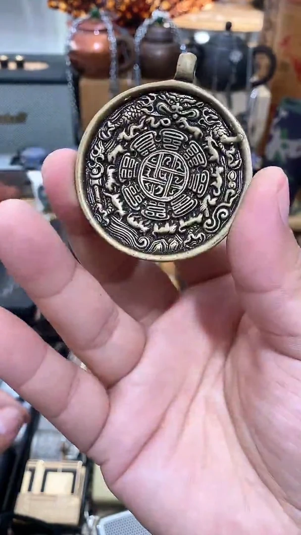 瓷片闪购商品 如图所示