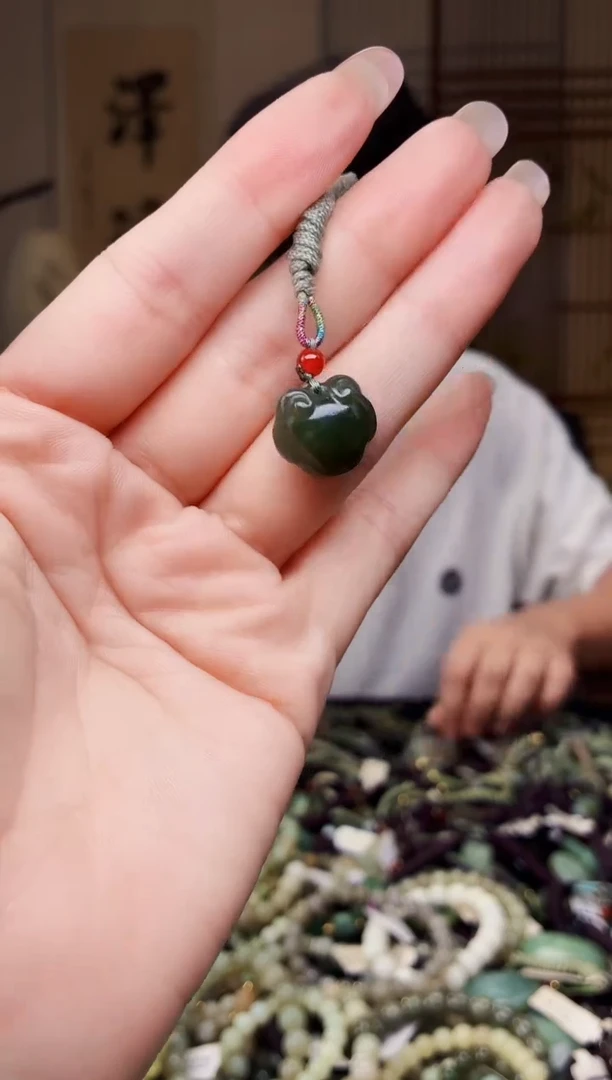 颈饰未镶嵌和田玉多样性发货，拍一发一