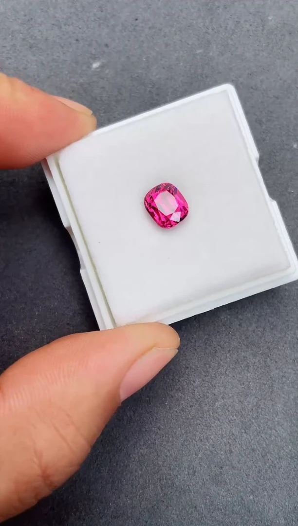 未镶嵌裸石石榴石3.4ct
